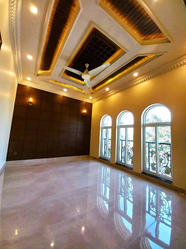 10 Marla House For Sale In Takbeer Block Bahria Town Lahore 19