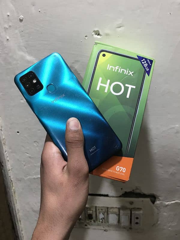 Infinix hot 10 Dual sim Pta approved with box Exchange possible good 3