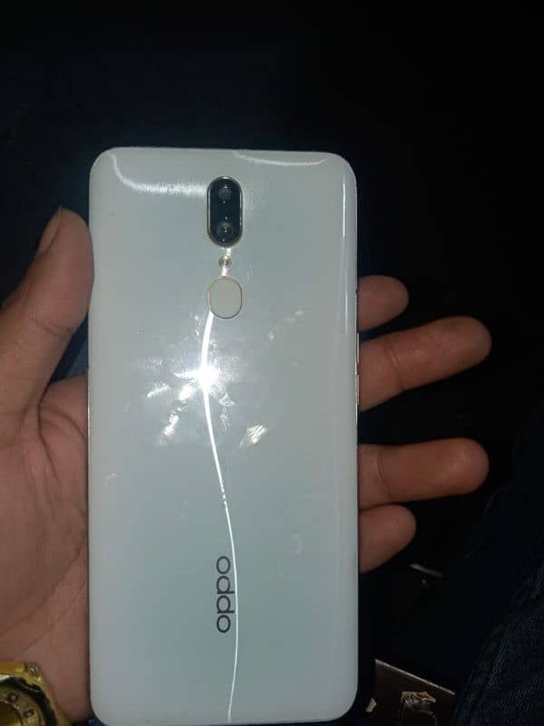 oppo f 11 condition 10/10 sath box hai no open no repair ram 8/256 2