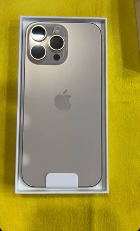 i phone 16 pro max desert titanium 256gb 0