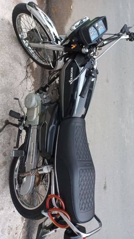 Honda 125 Black, 2014 model (on spot Transfer) 8