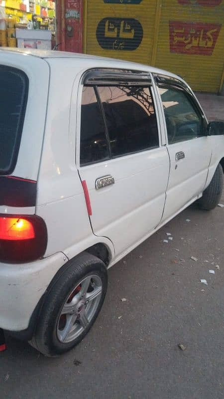 Daihatsu Cuore 2000 2