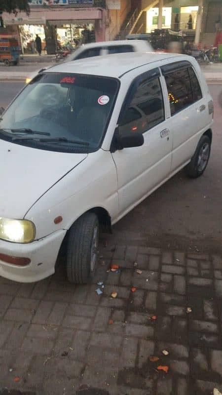 Daihatsu Cuore 2000 3