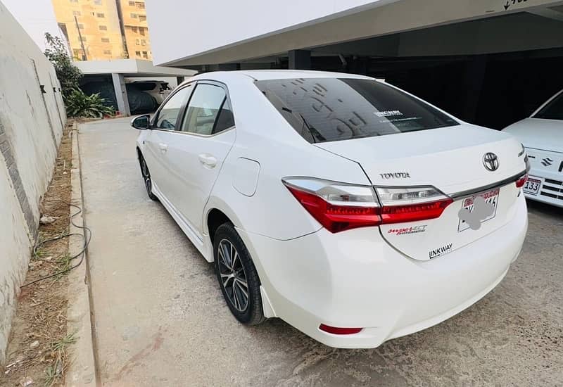 Toyota Corolla Altis 2017 (Facelift) 1