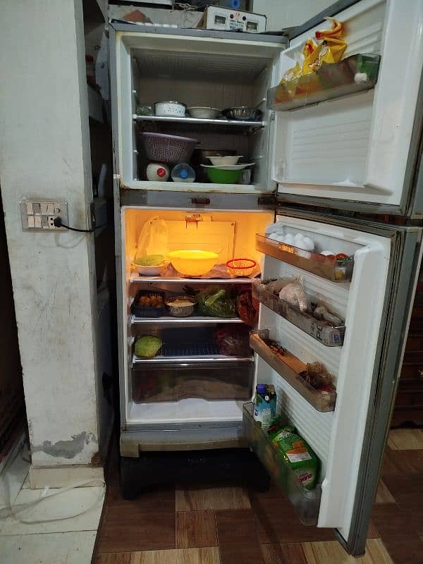 Dawlance Refrigerator For Sale in Working Condition 5