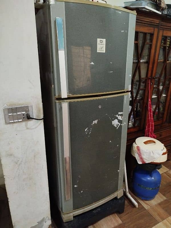 Dawlance Refrigerator For Sale in Working Condition 6