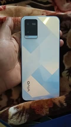 vivo 21s mobile main koi masla nhi hy saraf frent camra saf krwana hy