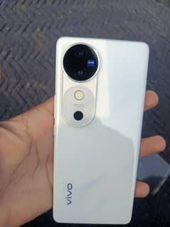 Vivo V40