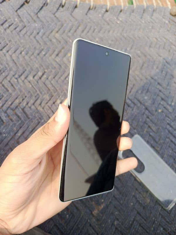 Vivo V40 6