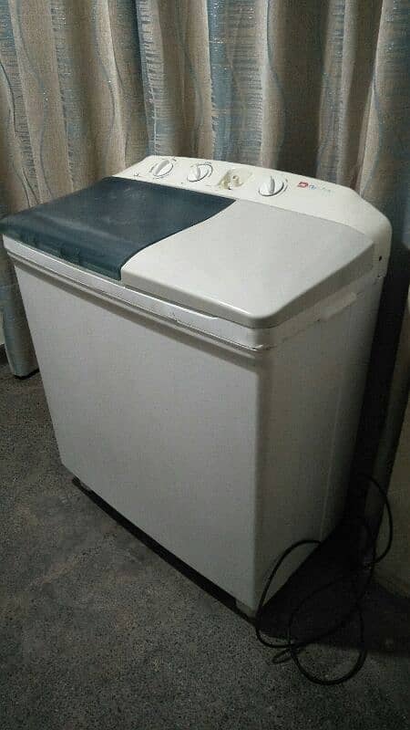 Dawlance washing machine and dryer (DW 5200) 1