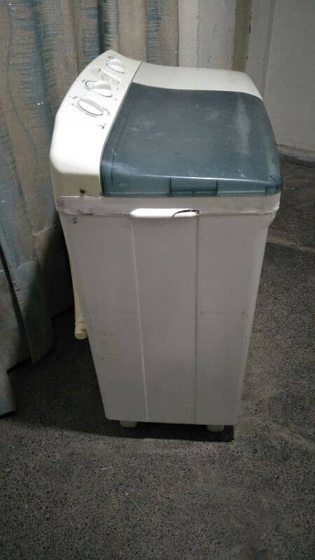 Dawlance washing machine and dryer (DW 5200) 10