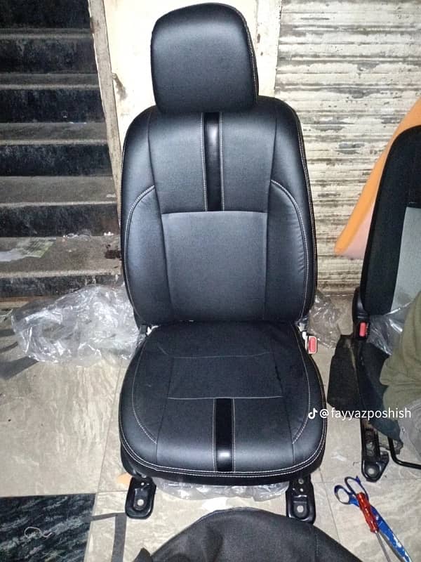 we have all car seats poshish available home service be available ha 9