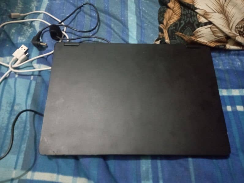 Fujitsu Lifebook U Series touch screen i5 8th generation 2