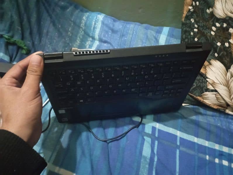 Fujitsu Lifebook U Series touch screen i5 8th generation 5