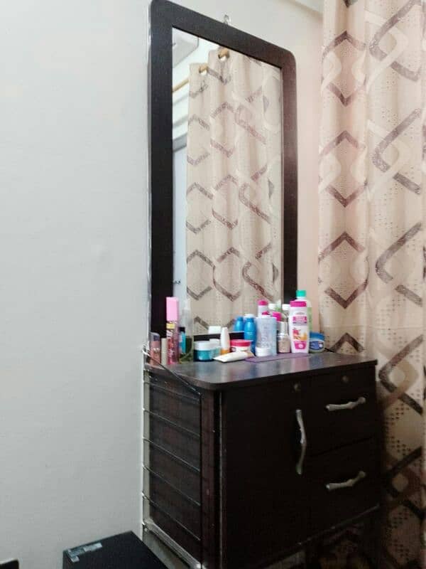 dressing table 0