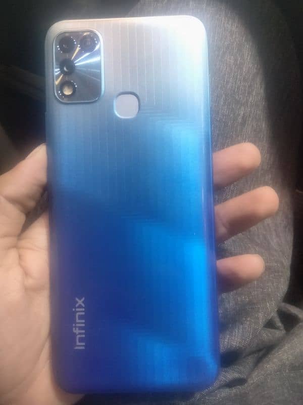 infinix hot 11 play 4/64 6000 mh battery  10/10 0