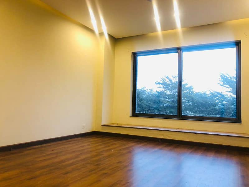 1 Kanal Full house available for rent in DHA Phase 1 4