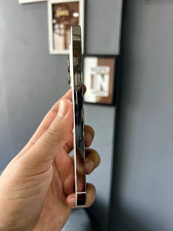 iPhone 13Pro 256GB Non PTA Complete Box 4