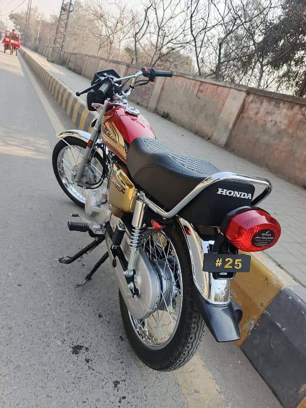 Honda CG 125 Gold Edition 3