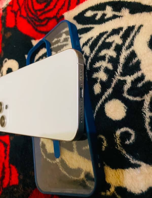 iphone 15pro max White 256GB lla JV 5