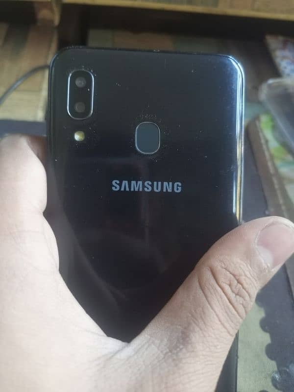 Samsung a30 4/64 urgent sale 0