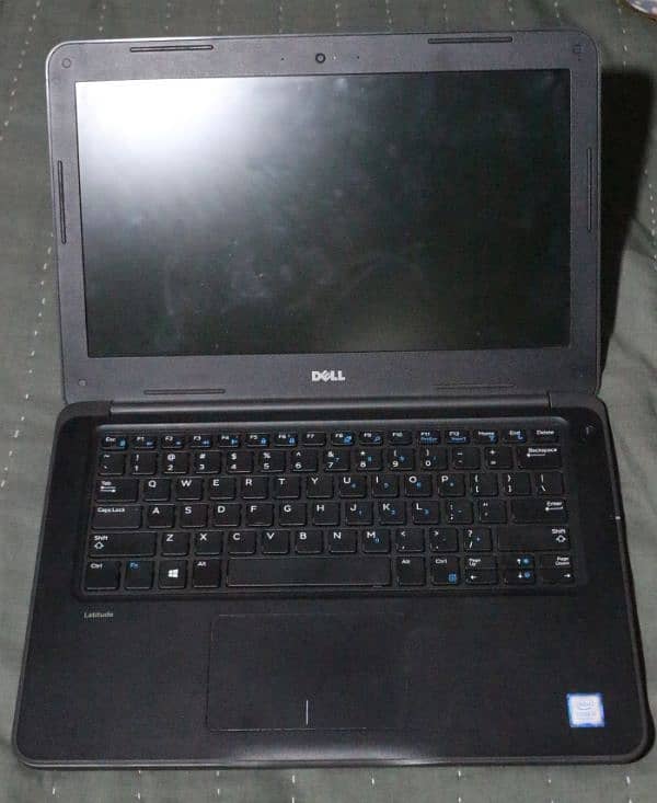 Dell Latitude 3380 1