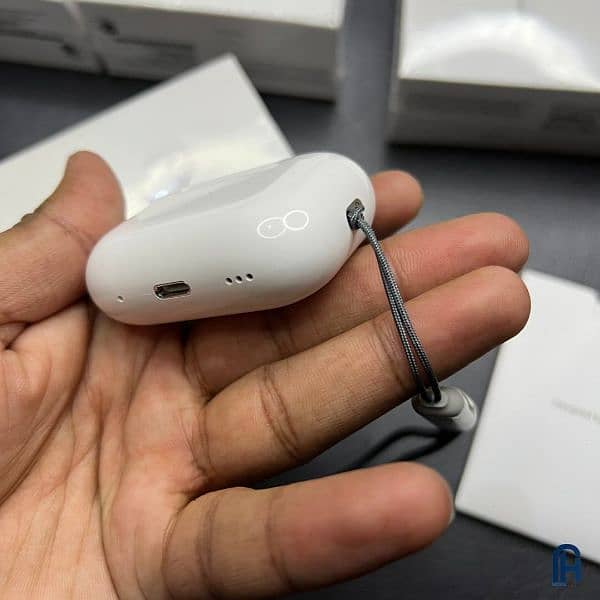 i Phone air pods 2nd Generation 3