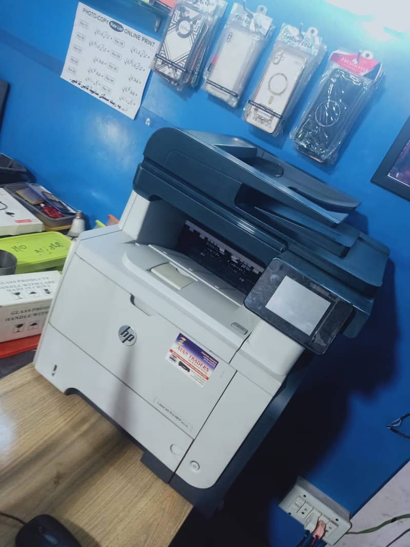 Hp Laserjet m521dnNeat & Clean Condition 10/10. Orignal Toner no refil 1