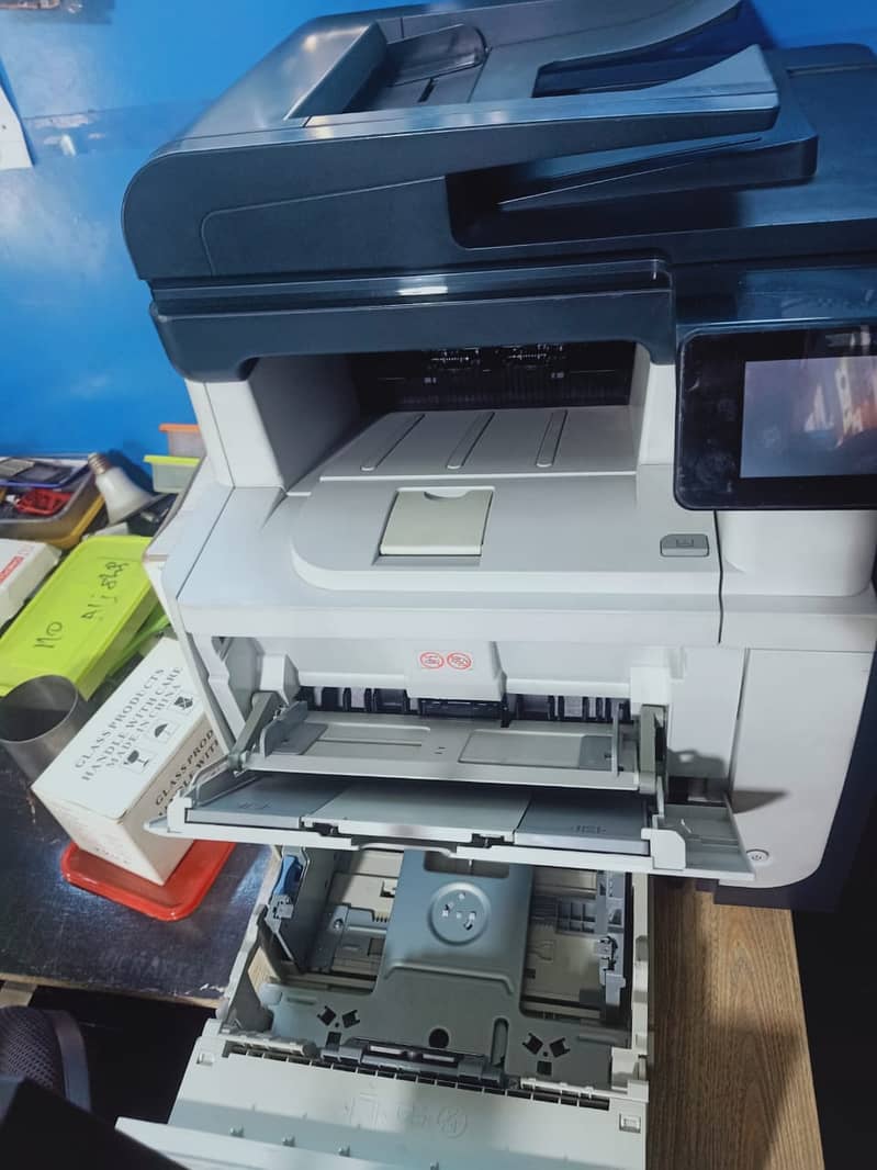 Hp Laserjet m521dnNeat & Clean Condition 10/10. Orignal Toner no refil 4