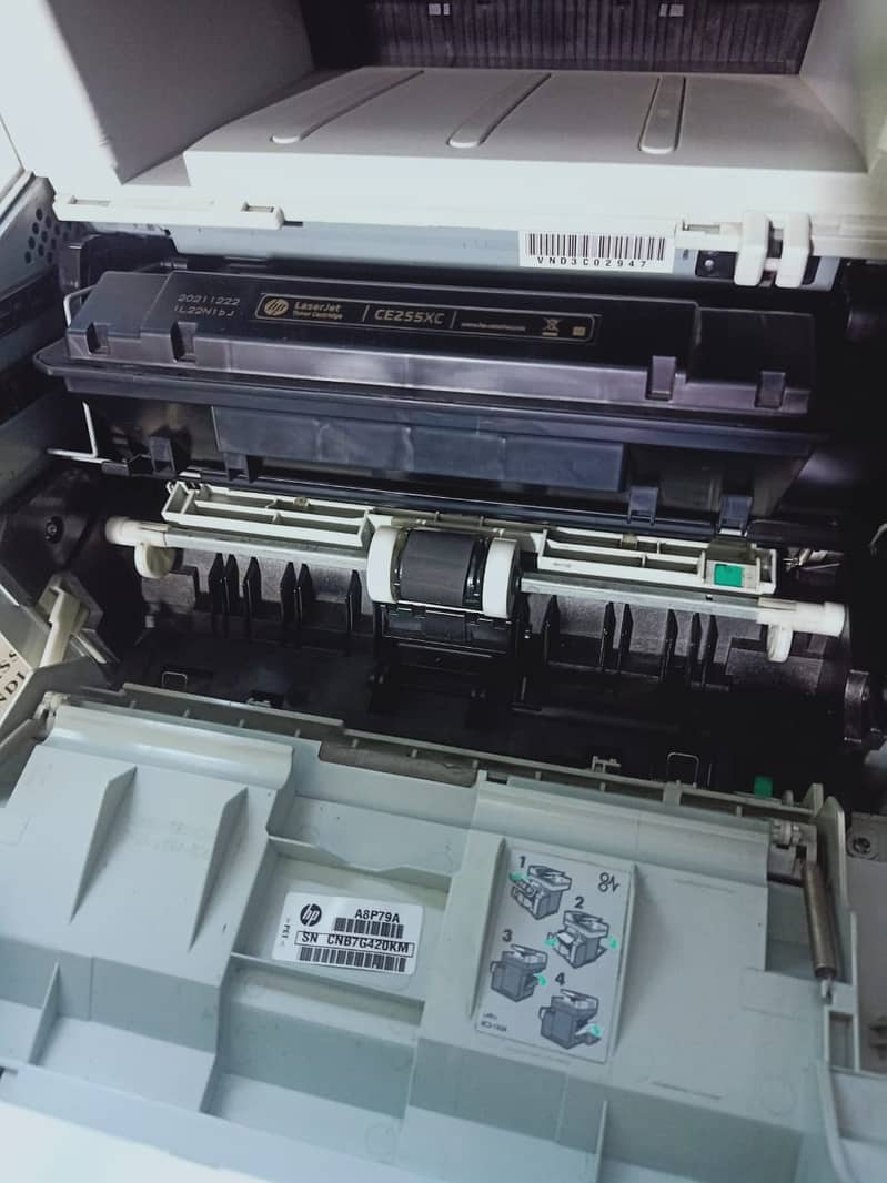 Hp Laserjet m521dnNeat & Clean Condition 10/10. Orignal Toner no refil 5