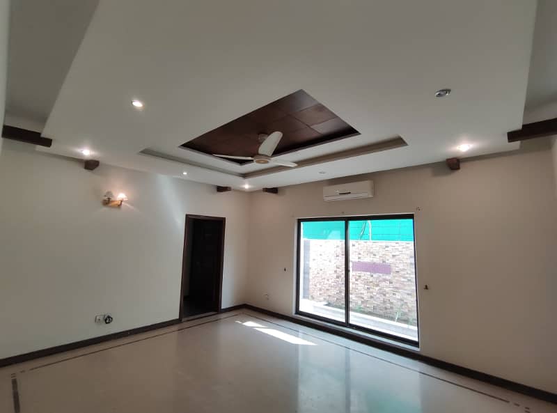 1 Kanal Full house available for rent in DHA Phase 3 7