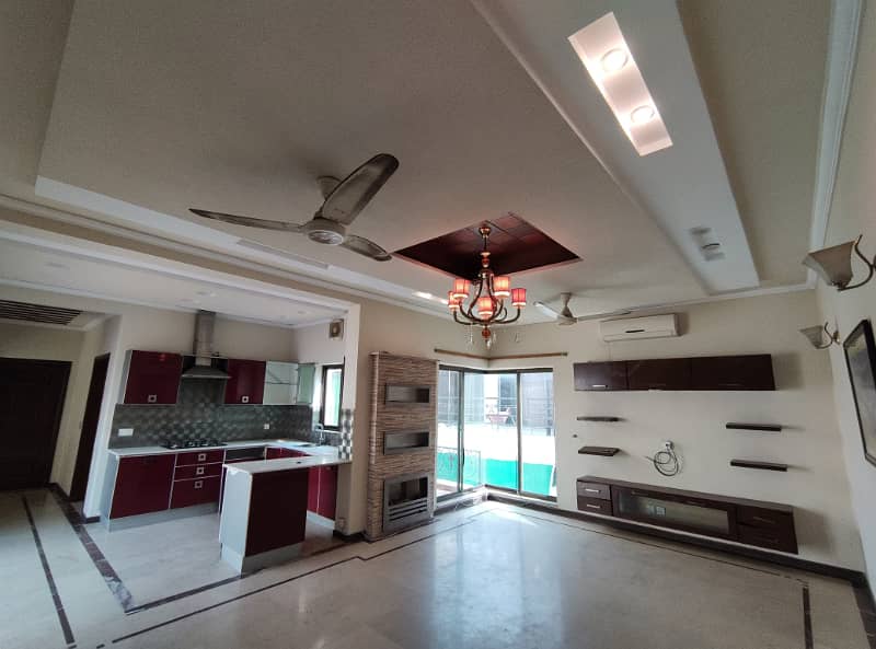 1 Kanal Full house available for rent in DHA Phase 3 12