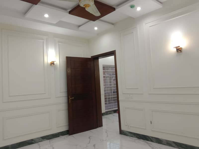 1 Kanal Full house available for rent in DHA Phase 3 19