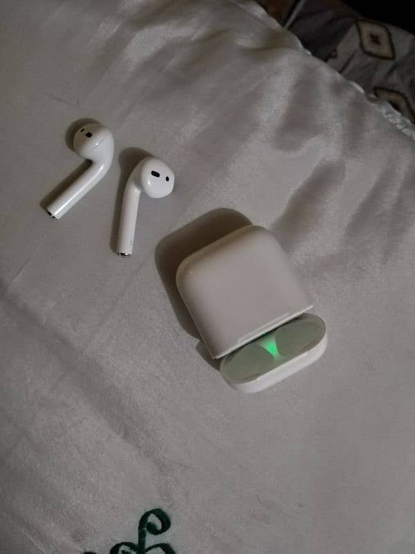 Apple original Airpods 2 generation 4