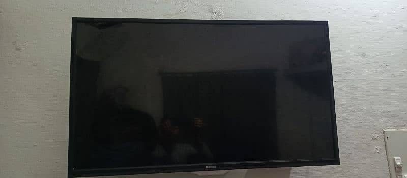 chine led 40 inch tv panal broken or sab ok condition ok hai g 0