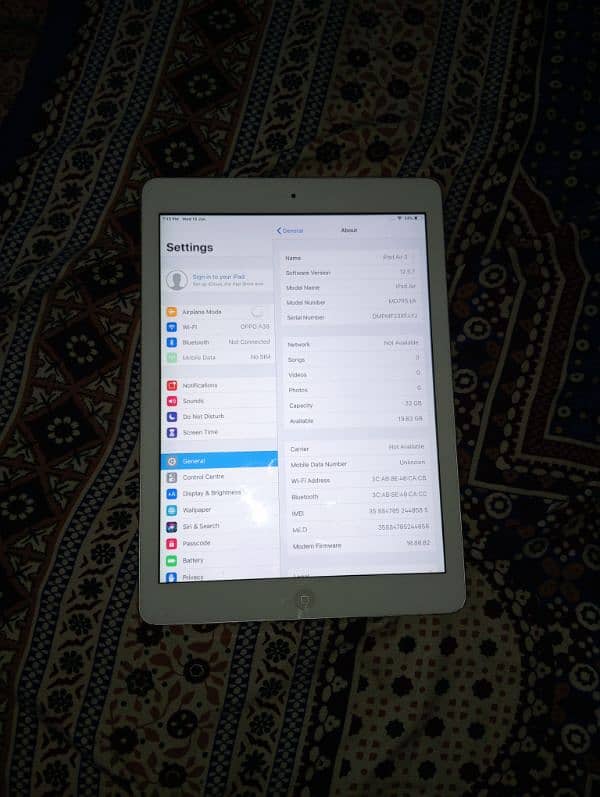 ipad air 2 32 GB sim working hai 2