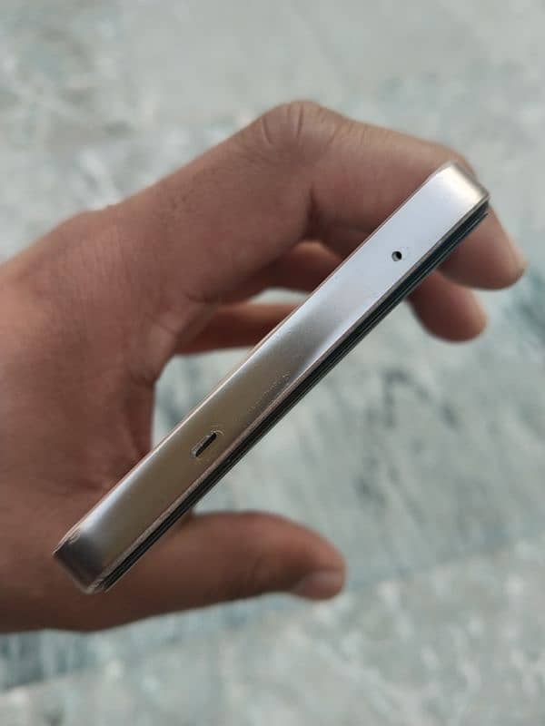 OPPO Reno 12f 4