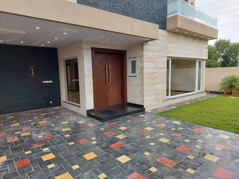 1 Kanal Full house available for rent in DHA Phase 4 0