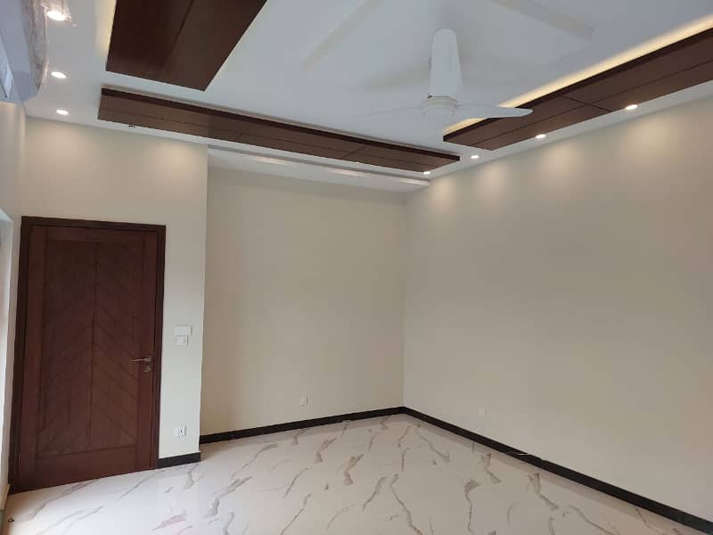 1 Kanal Full house available for rent in DHA Phase 4 23