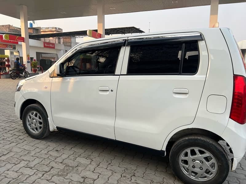 Suzuki Wagon R 2018 3