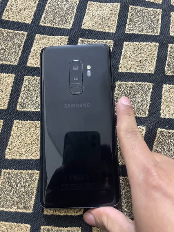 s9 plus urgent sale with box 0