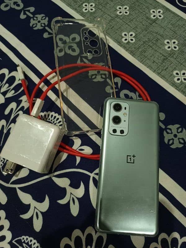 Good condition oneplus 9pro 1