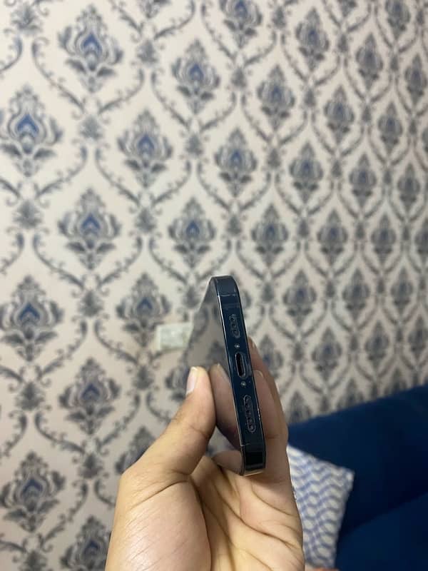 selling phone 4