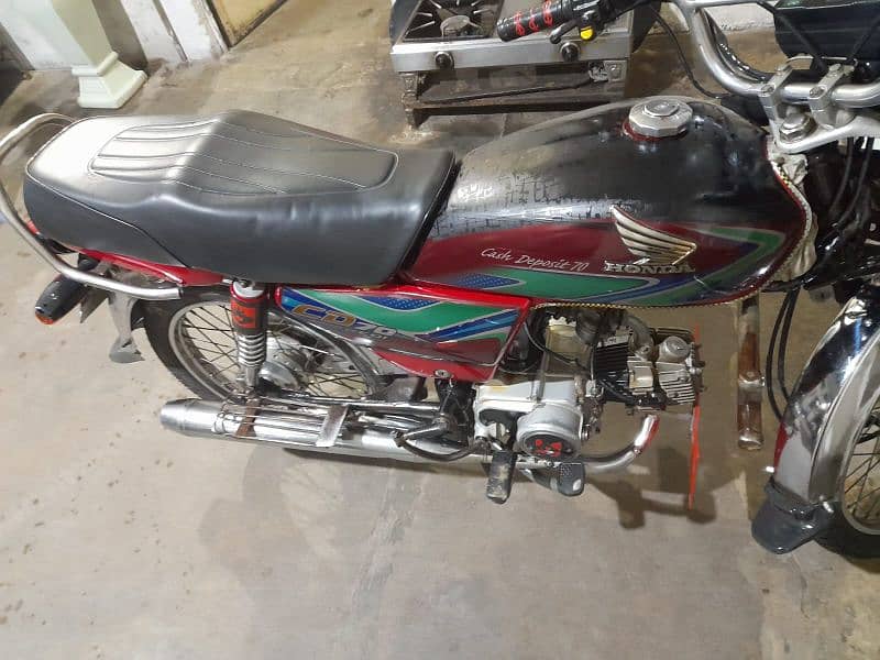 Honda CD 70cc almost new ghr ky chali hoe ha 6