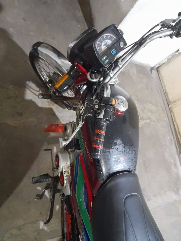 Honda CD 70cc almost new ghr ky chali hoe ha 7