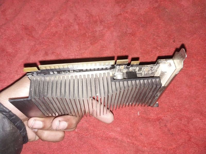 GeForce GT 520 1GB Graphics Card in cheap price 2