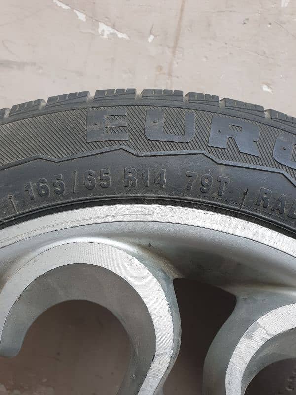 car stepny rim tyre. . 13 aur 14 . . 4 nut 1