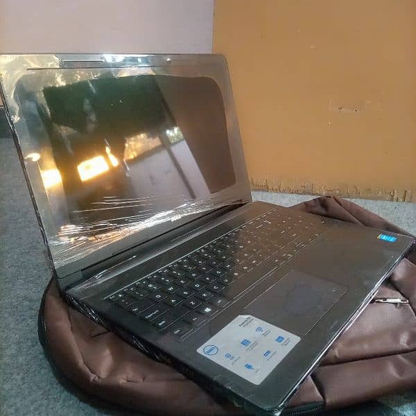 Dell Inspiron Touch Screen,Core i3,5th Generation For Sale in ISB 3