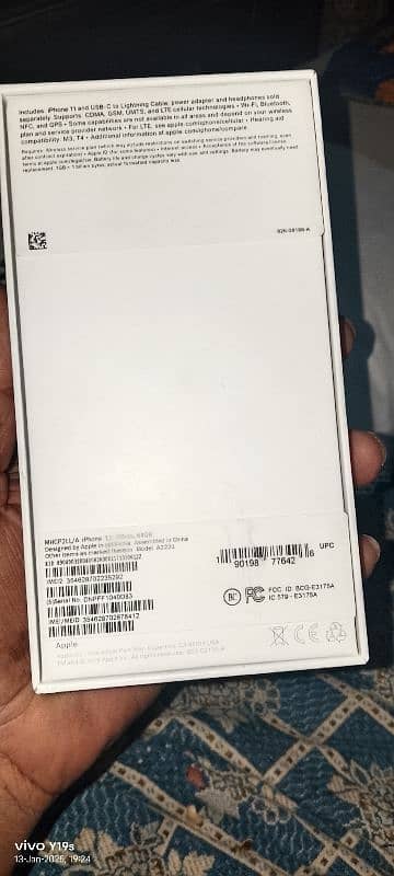 iPhone 11 64 GB with Box complete sim time 1