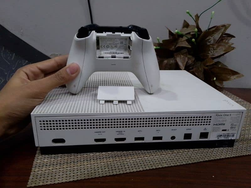 Xbox oneS with box this Xbox is non jhelbrake,gaming console Xbox 1 S 2